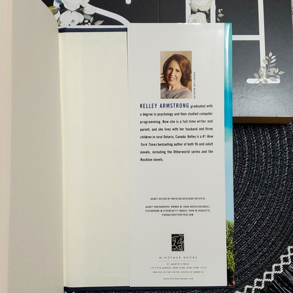 ✨️ Wherever She Goes - Picture 3 of 4